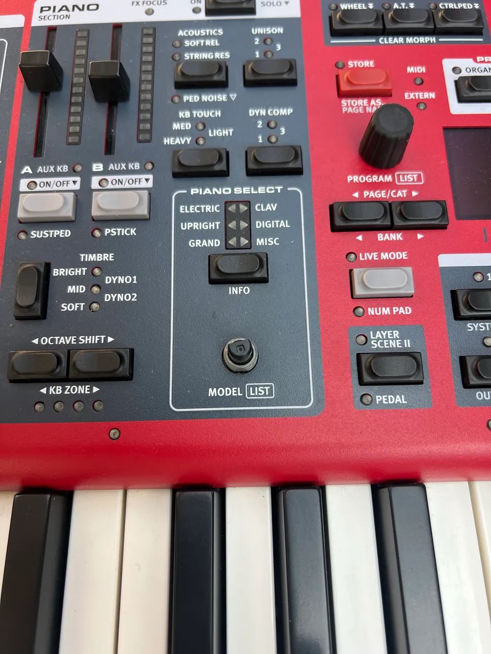 TECLADO NORD 4 COM CASE - Foto 4