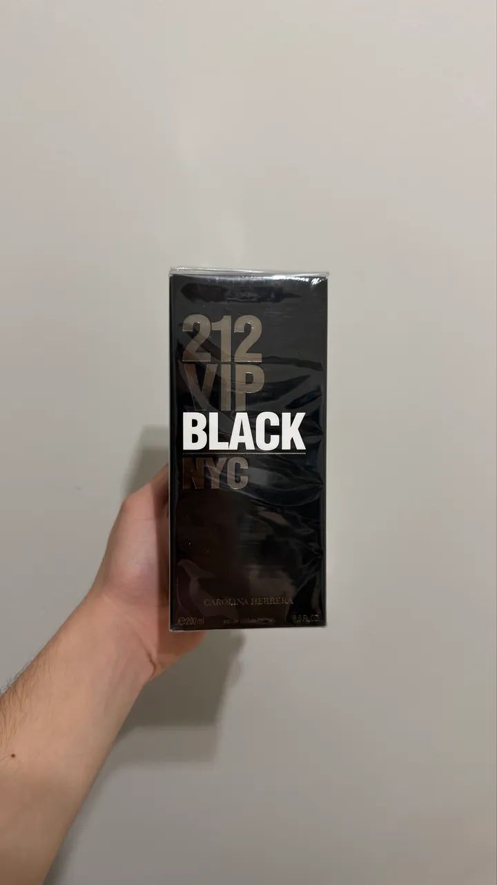 Perfume 212 VIP Black 200ML Original - Foto 2
