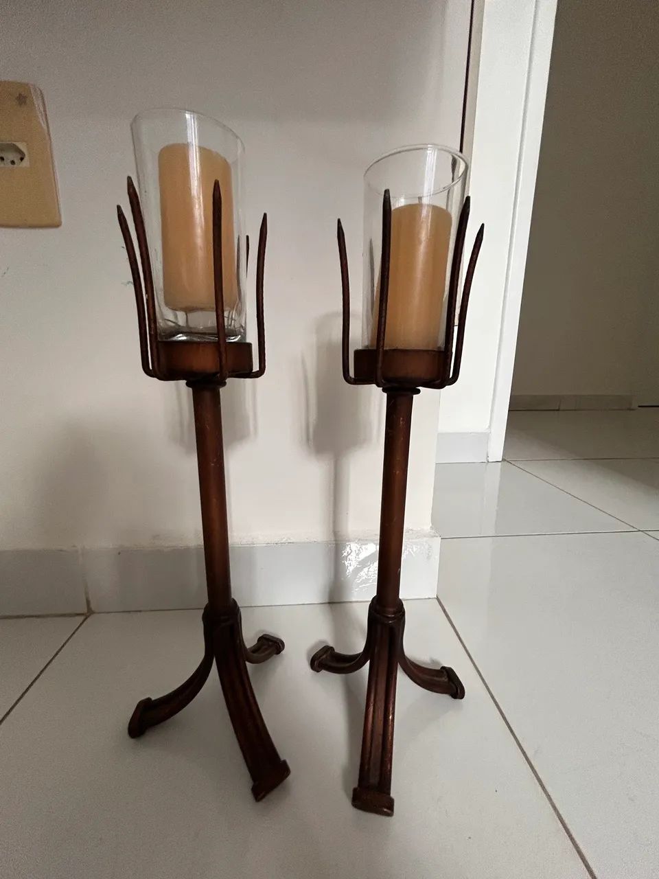 Castiçais em ferro