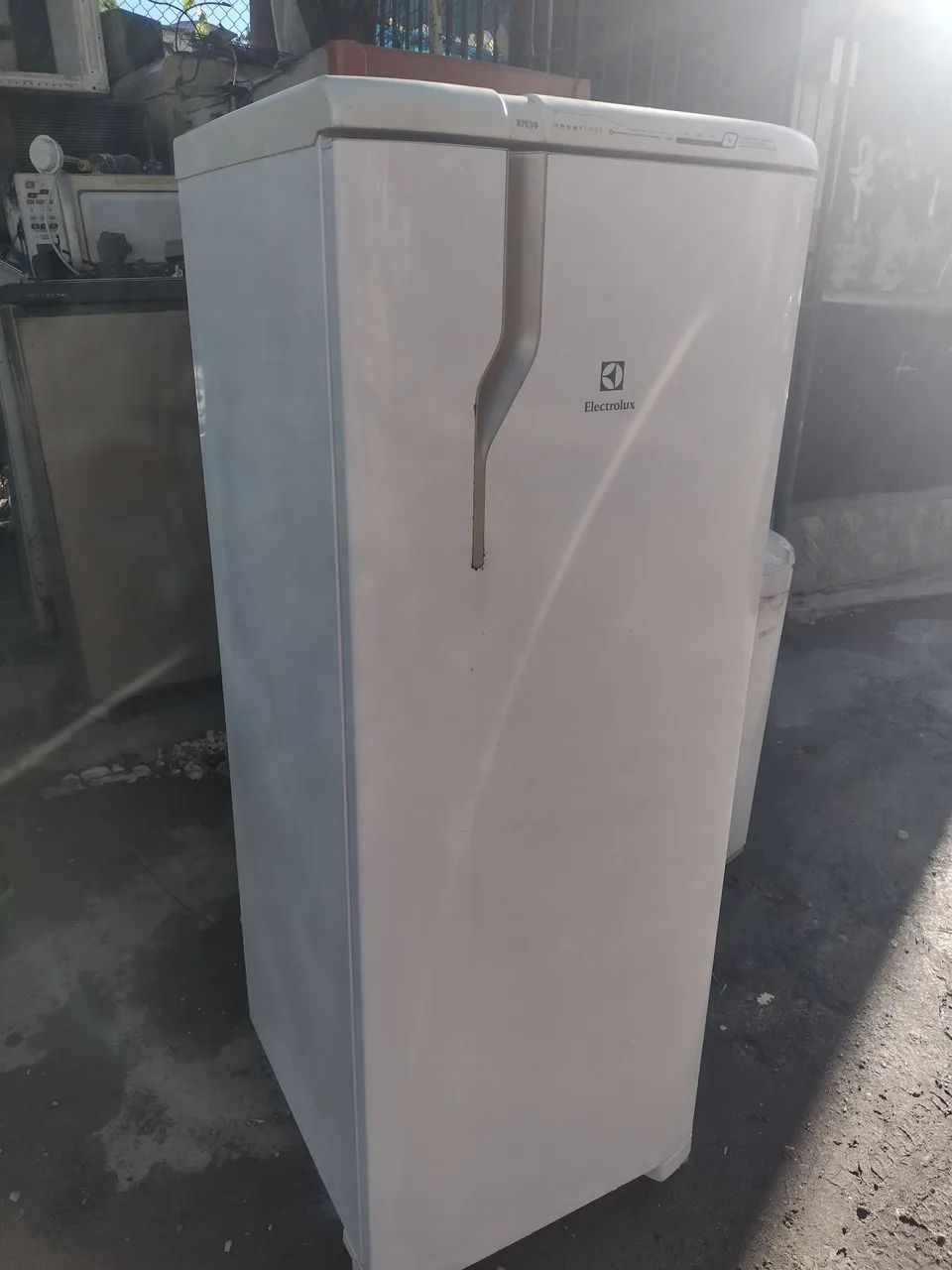 Geladeira Electrolux Frost Free gelando muito!!!! - Foto 3