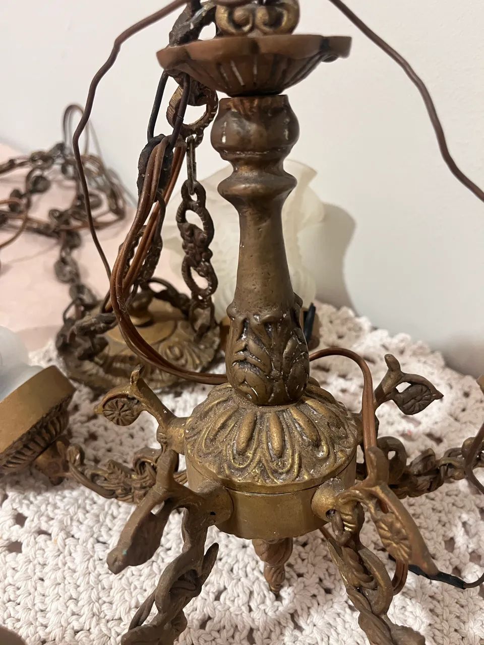 Lustre antigo em bronze . - Foto 5