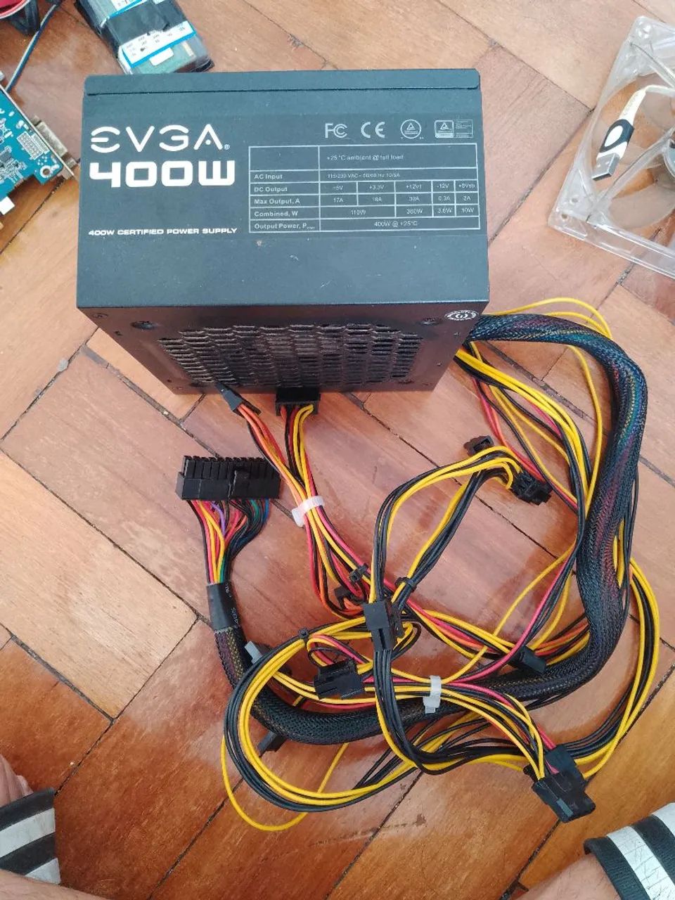 Fonte de Alimentação EVGA 400W