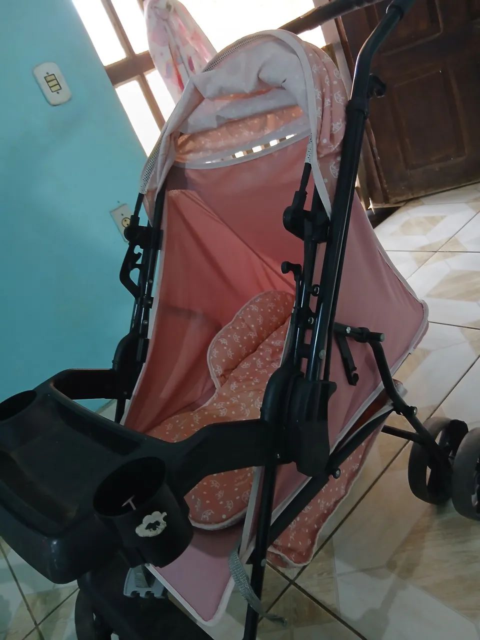 VENDO -Carrinho De Bebê Rosa - Foto 4