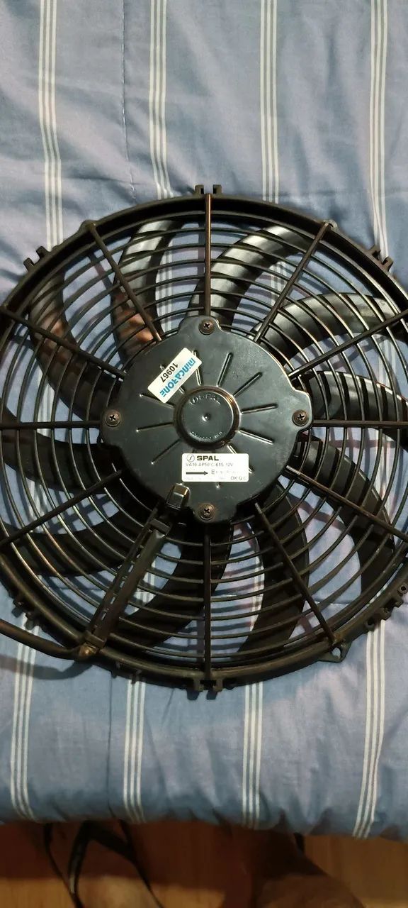 Ventoinha universal 12 polegadas 12v SPAL 152w usada por 5 meses  - Foto 3