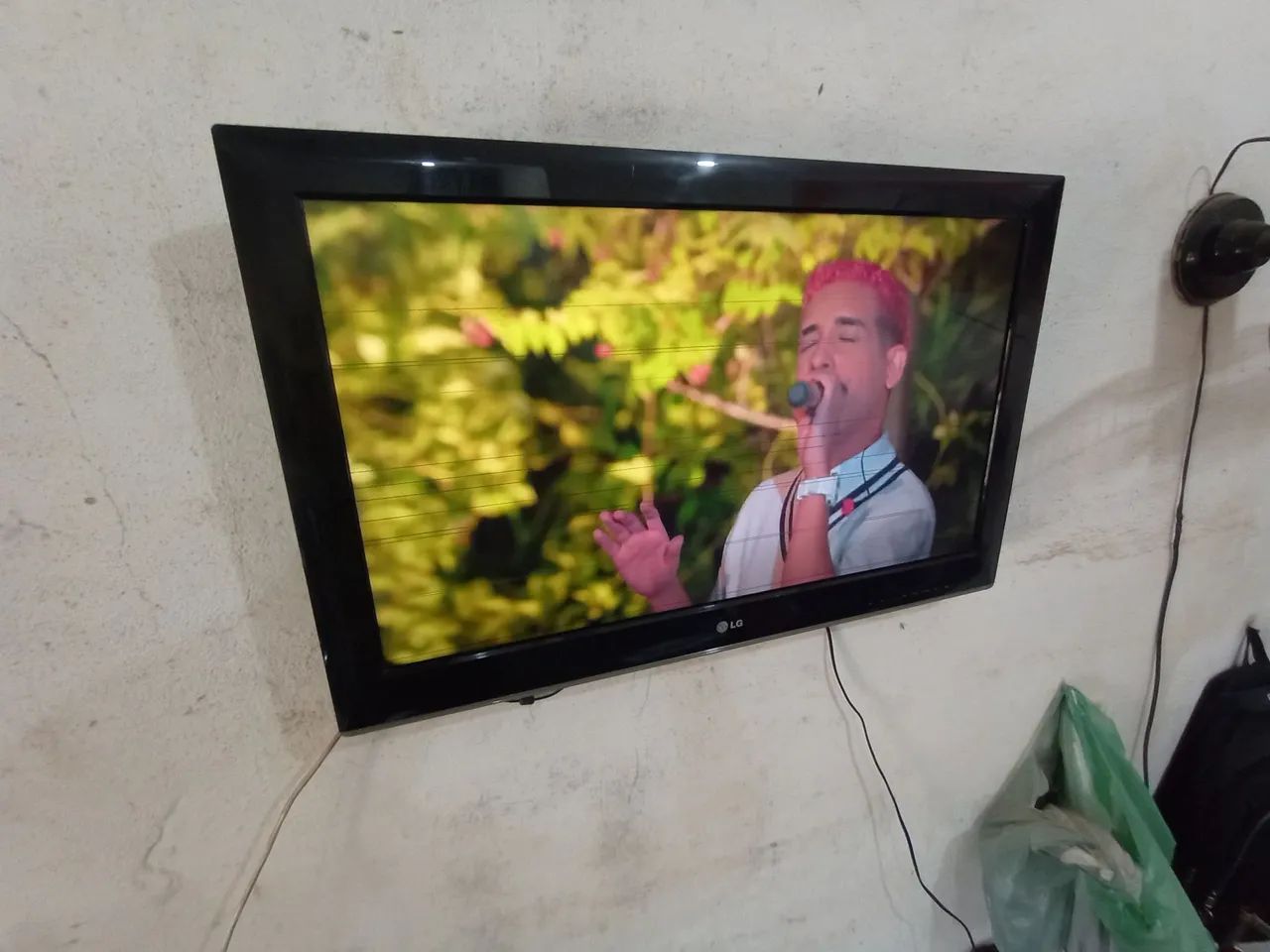 TV LG não é smart 32 polegadas tem controle - Foto 4