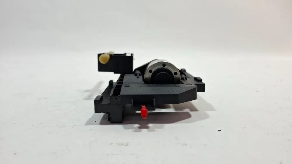 Motor Nivelador Farol Esq. Mercedes C200 W205 2015 A 2018 Preto - Foto 6