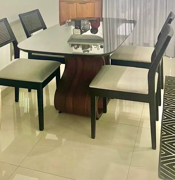 Mesa com base madeira maciça e tampo em laca preto de vidro - Foto 3