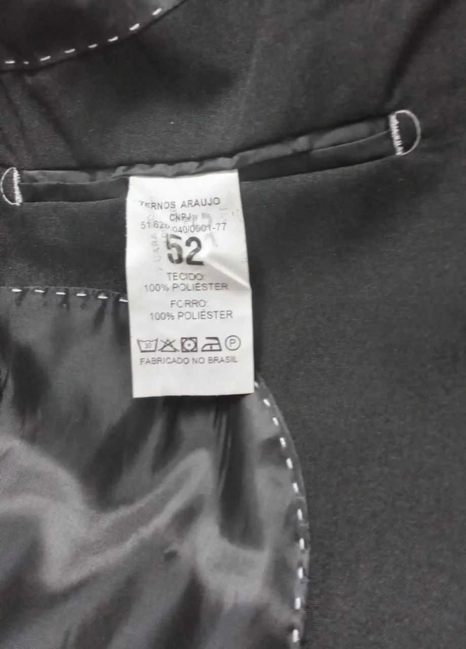 Terno preto slim 52 com calça 46 impecável  - Foto 5