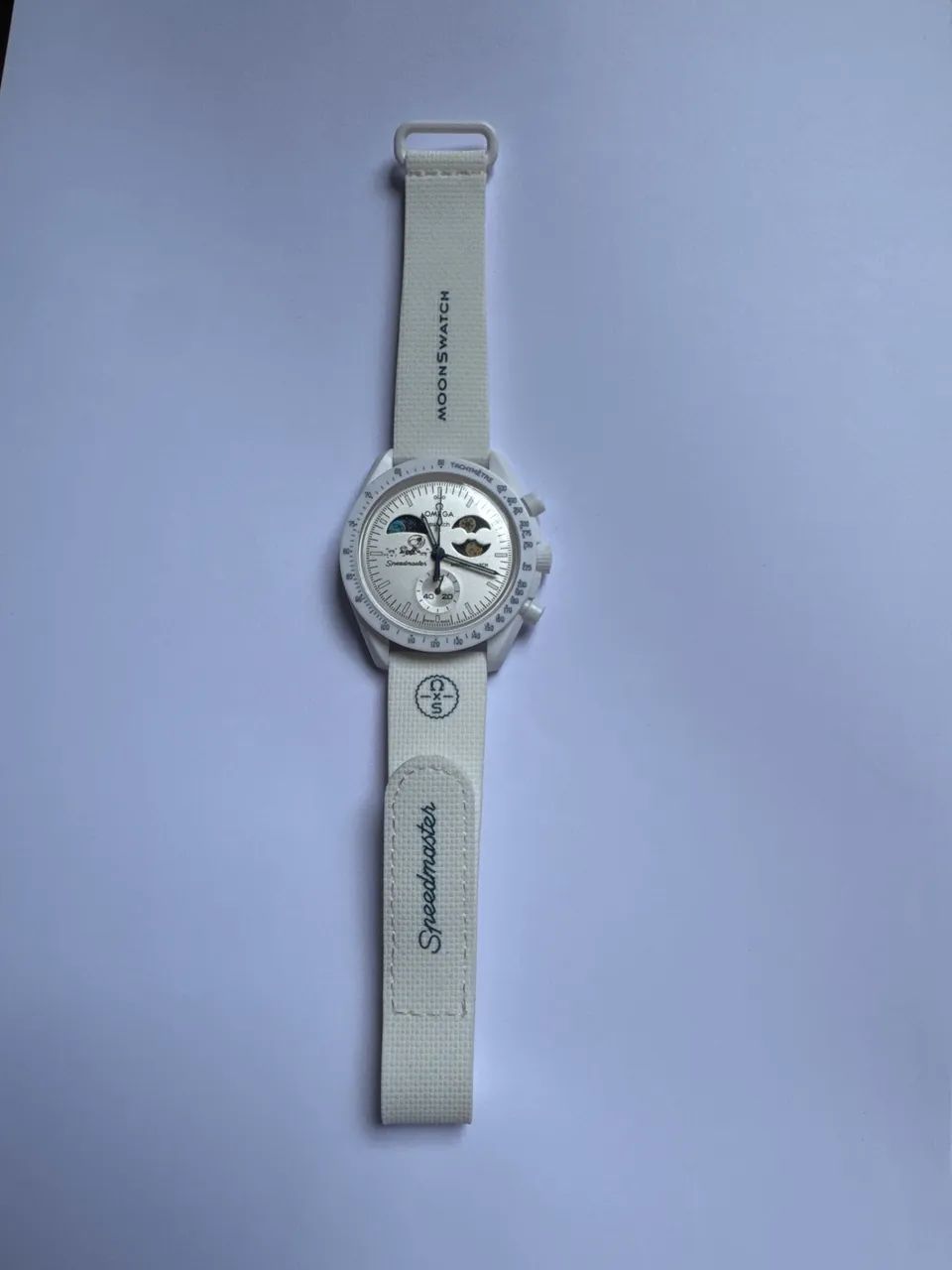 Omega Swatch Mission to The Moonphase Snoopy Branco
