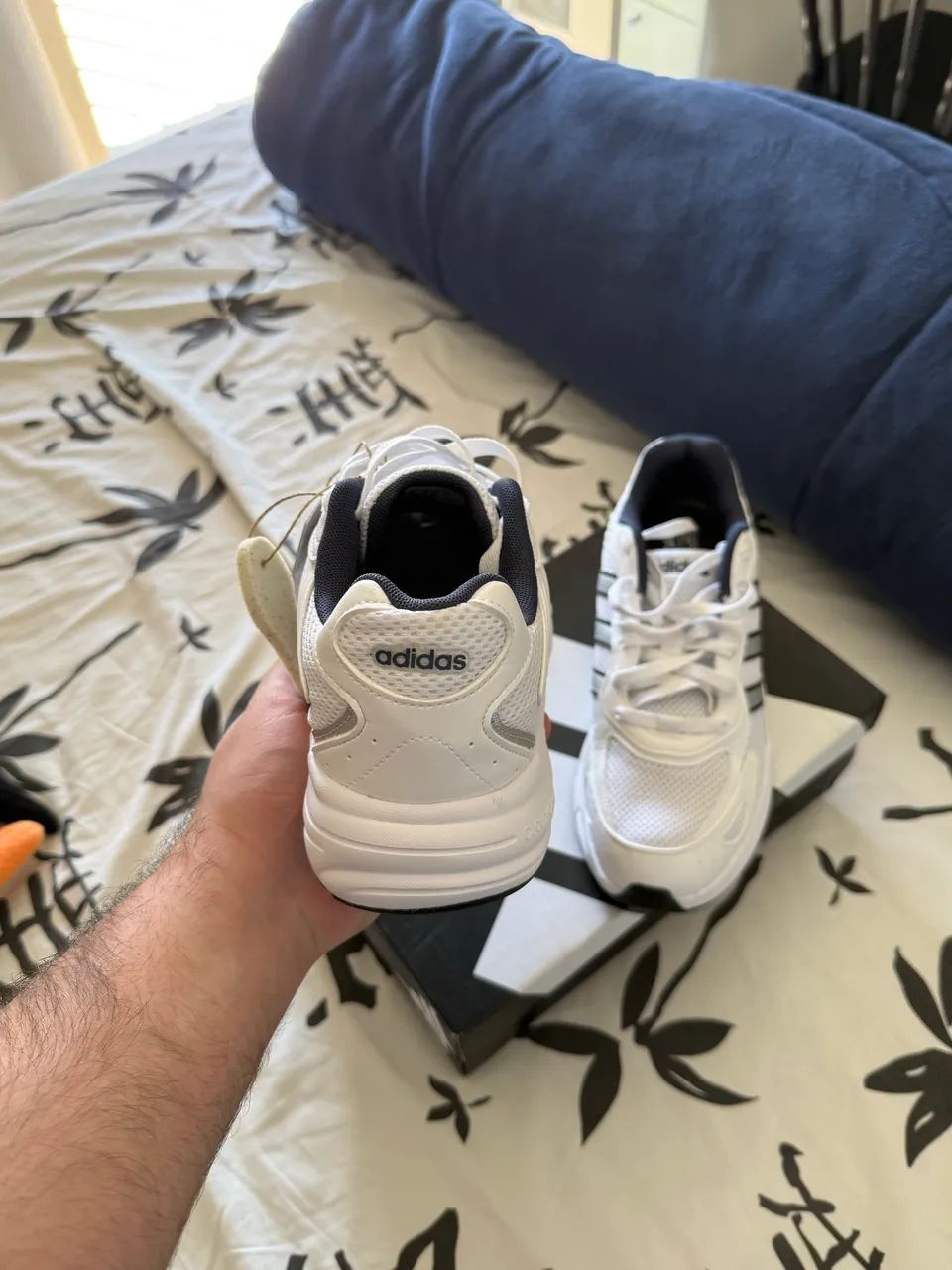 Tênis Adidas  - Foto 4