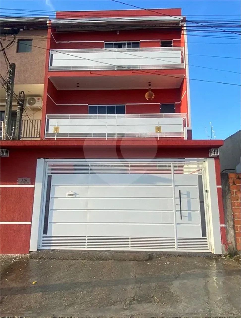 Casa com salão comercial no Jd São Guilherme