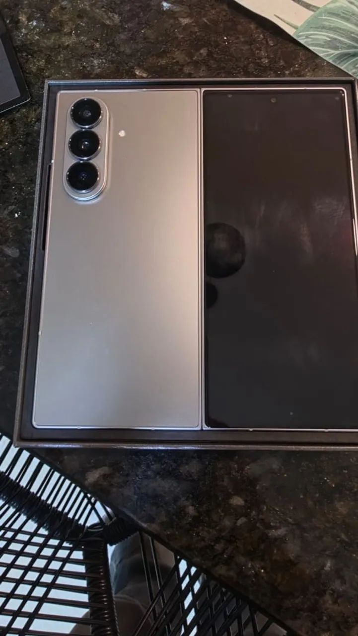 Galaxy Z Fold 7 512GB Prata - Impecável c/ Garantia até 05/2027 na