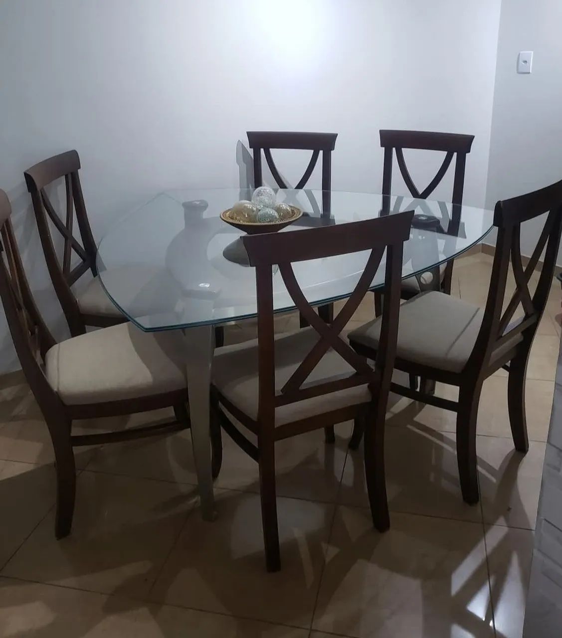 Mesa de jantar com 6 cadeiras