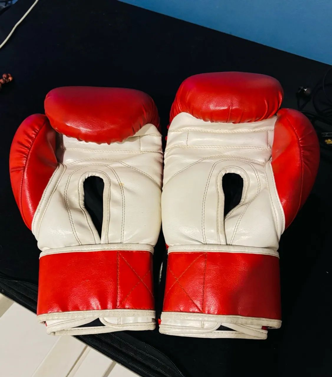 Luva de boxe seminova RUDEL - 12oz - Foto 2