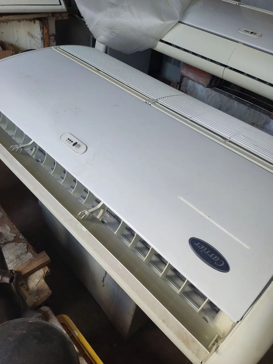 Ar condicionado de 30 mil BTUs.