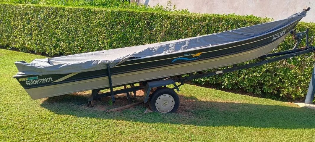 Barco de Alumínio com Carreta