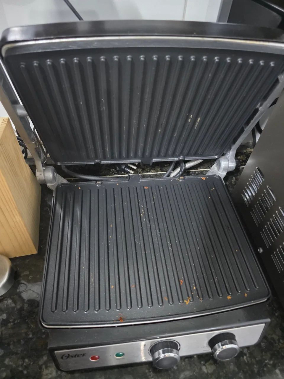 Grill e sanduíche Oster - Foto 4
