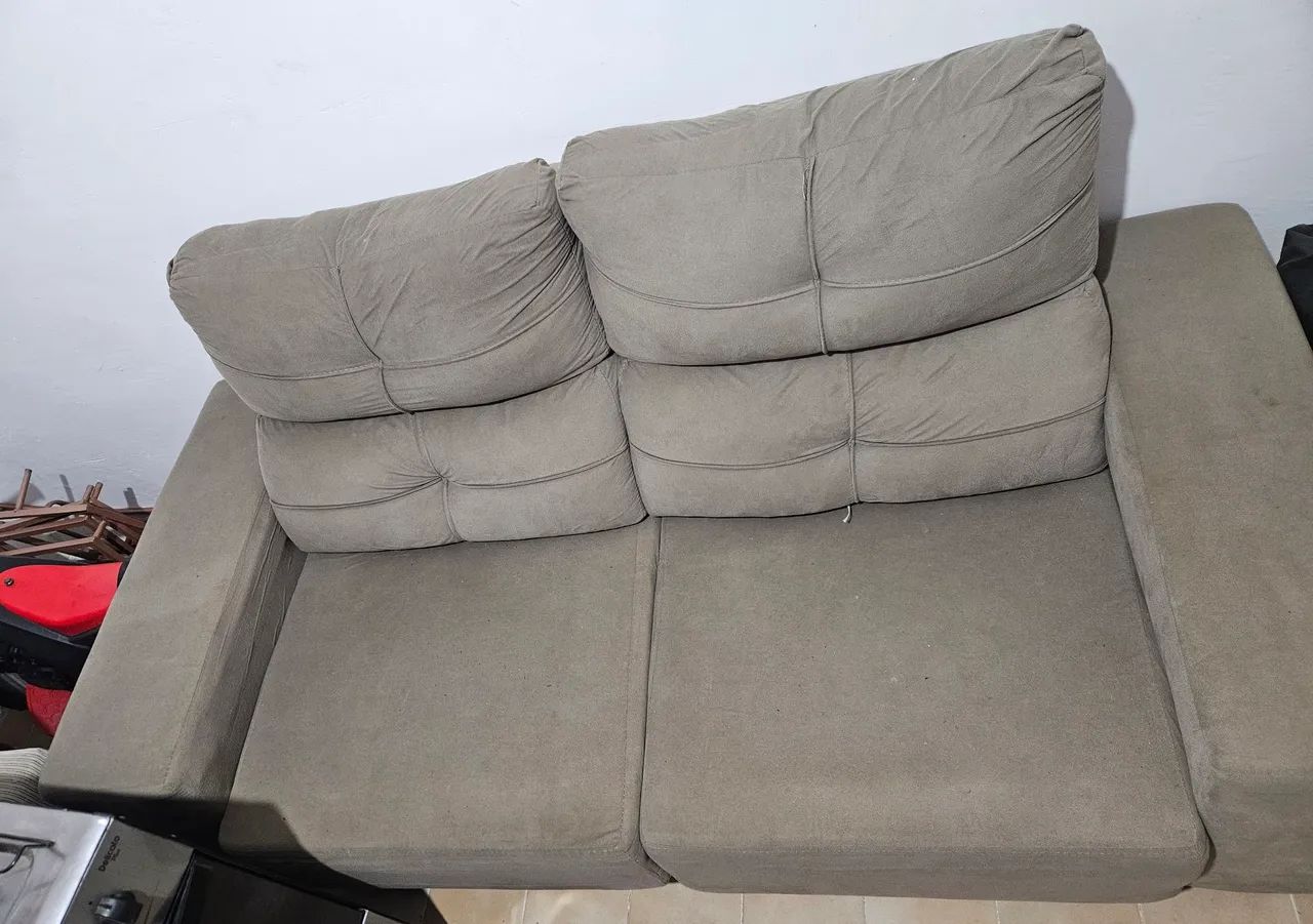 Sofá seminovo! Modelo retrátil com 2 lugares.  - Foto 2