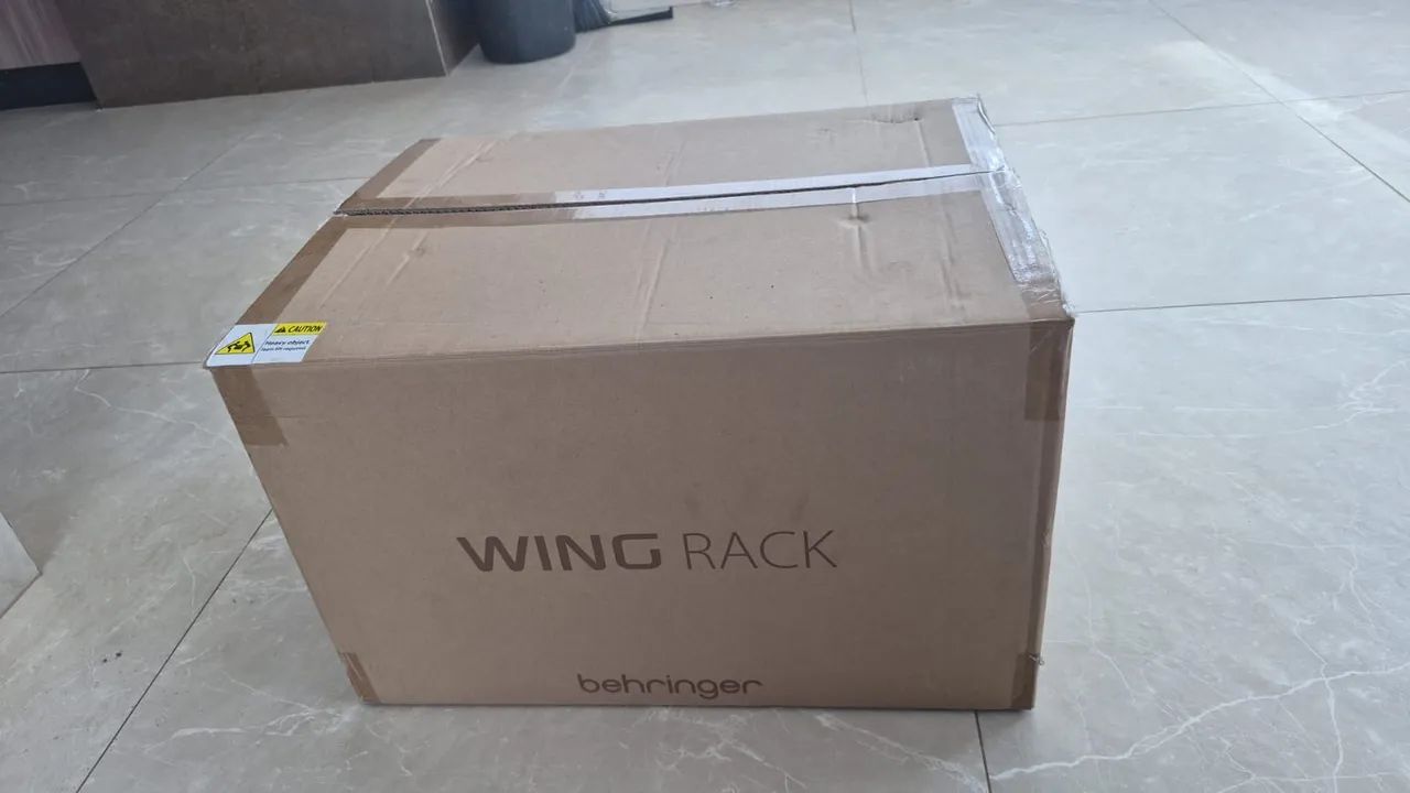 Mesa De Som Digital Behringer Wing Rack  De 48 Canais