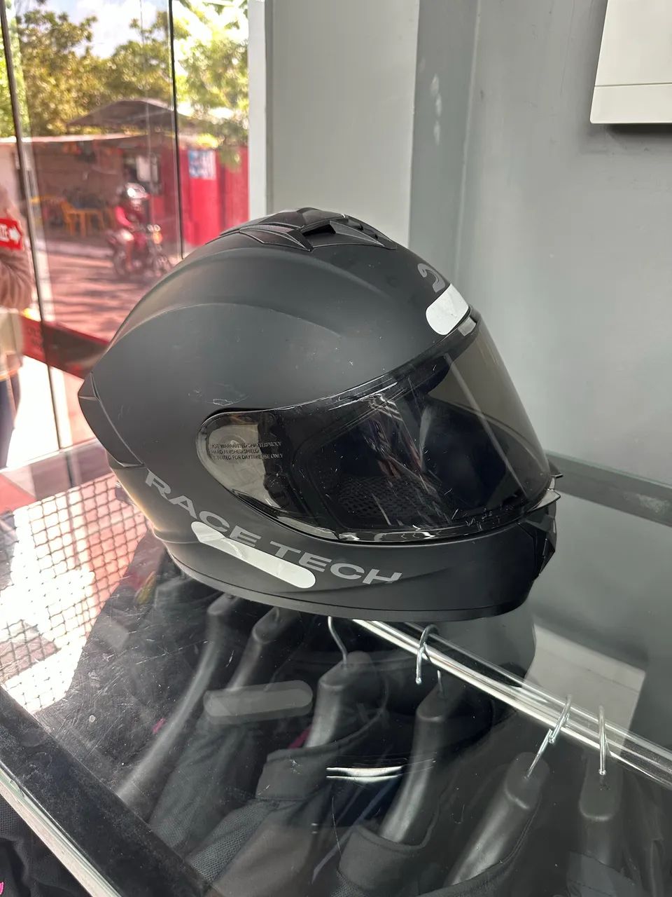 Capacete seminovo