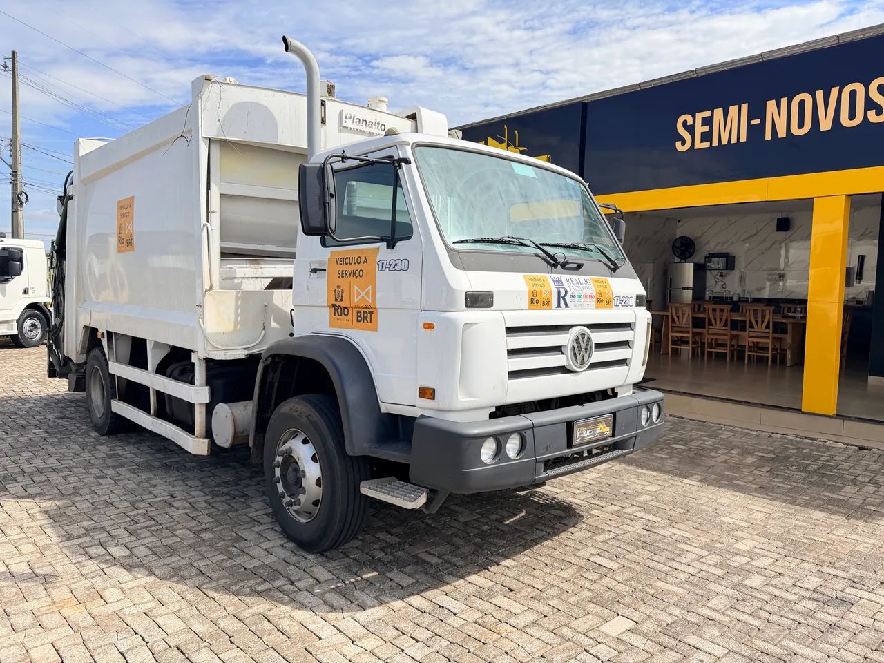 Vw 17230 compactador Lixeiro 