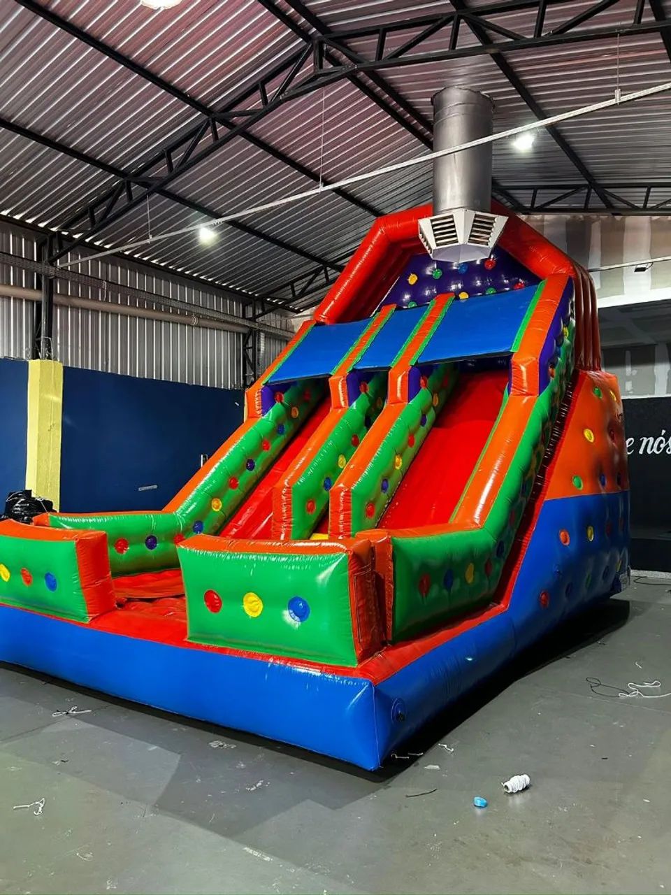 Tobogã inflavel 2 em 1 