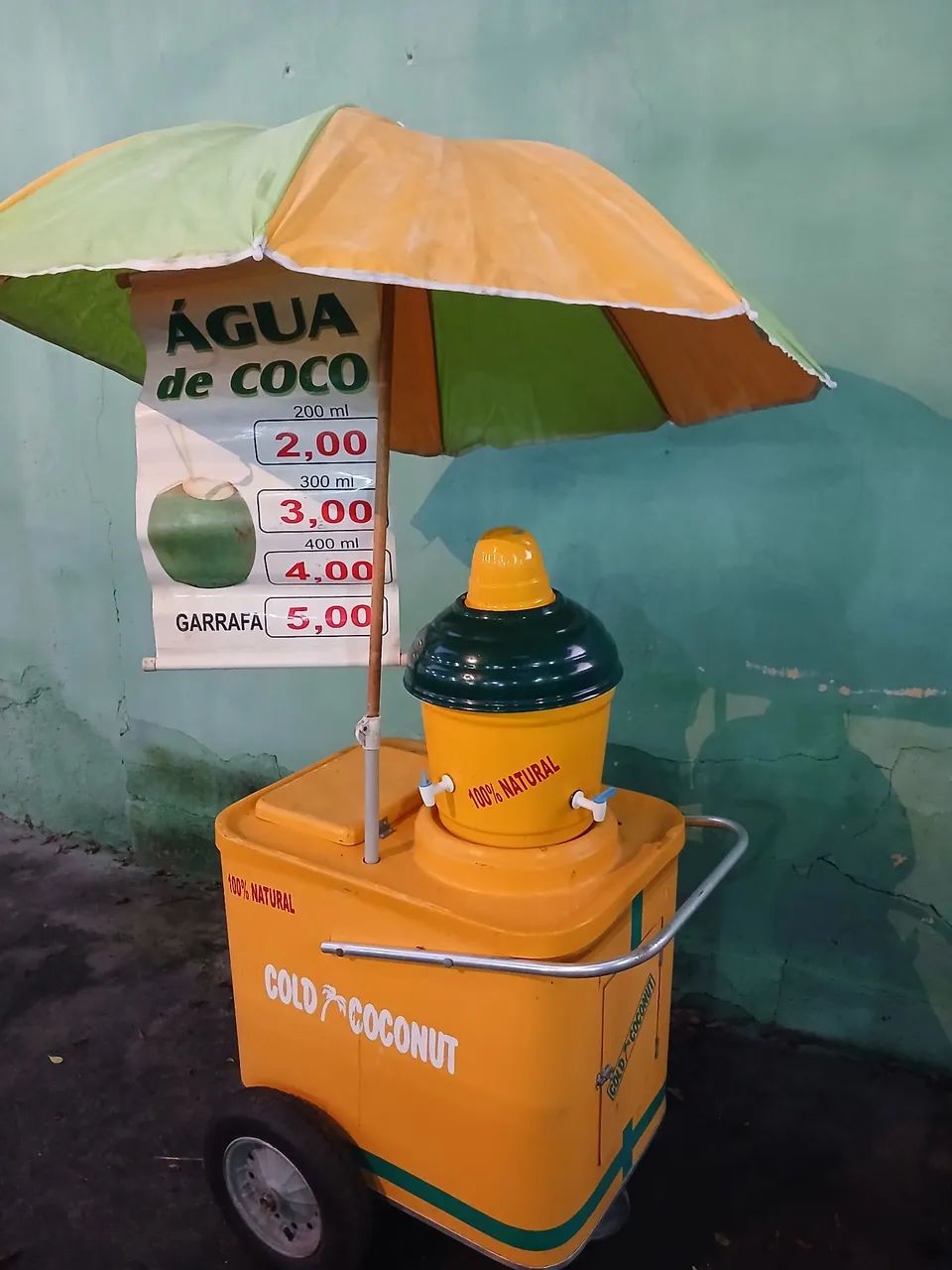 Vendo carrinho de água de côco 