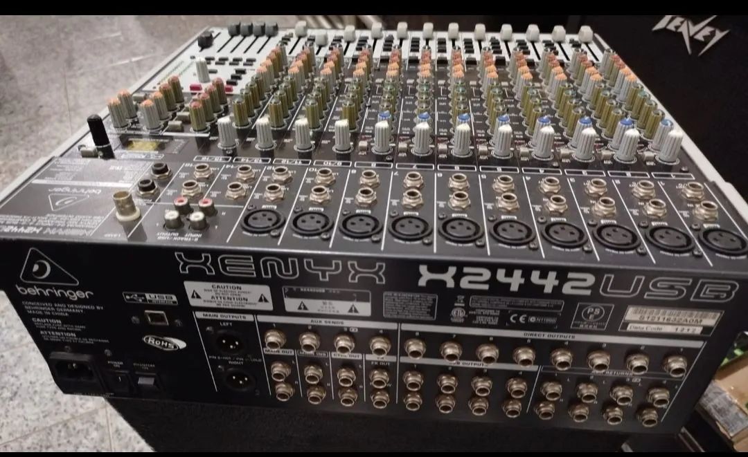 Mesa de som Behringer  - Foto 4