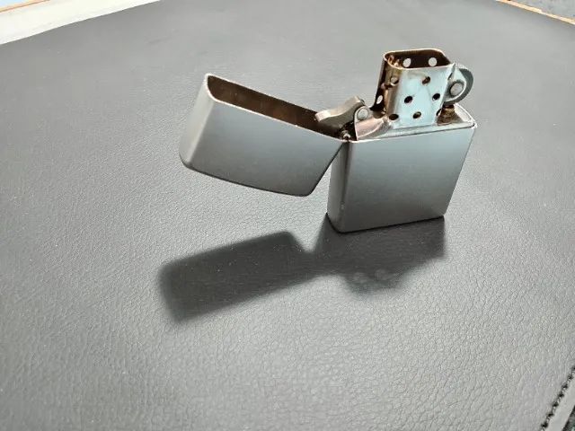 Isqueiro Zippo Original na Caixa - Excelente Estado