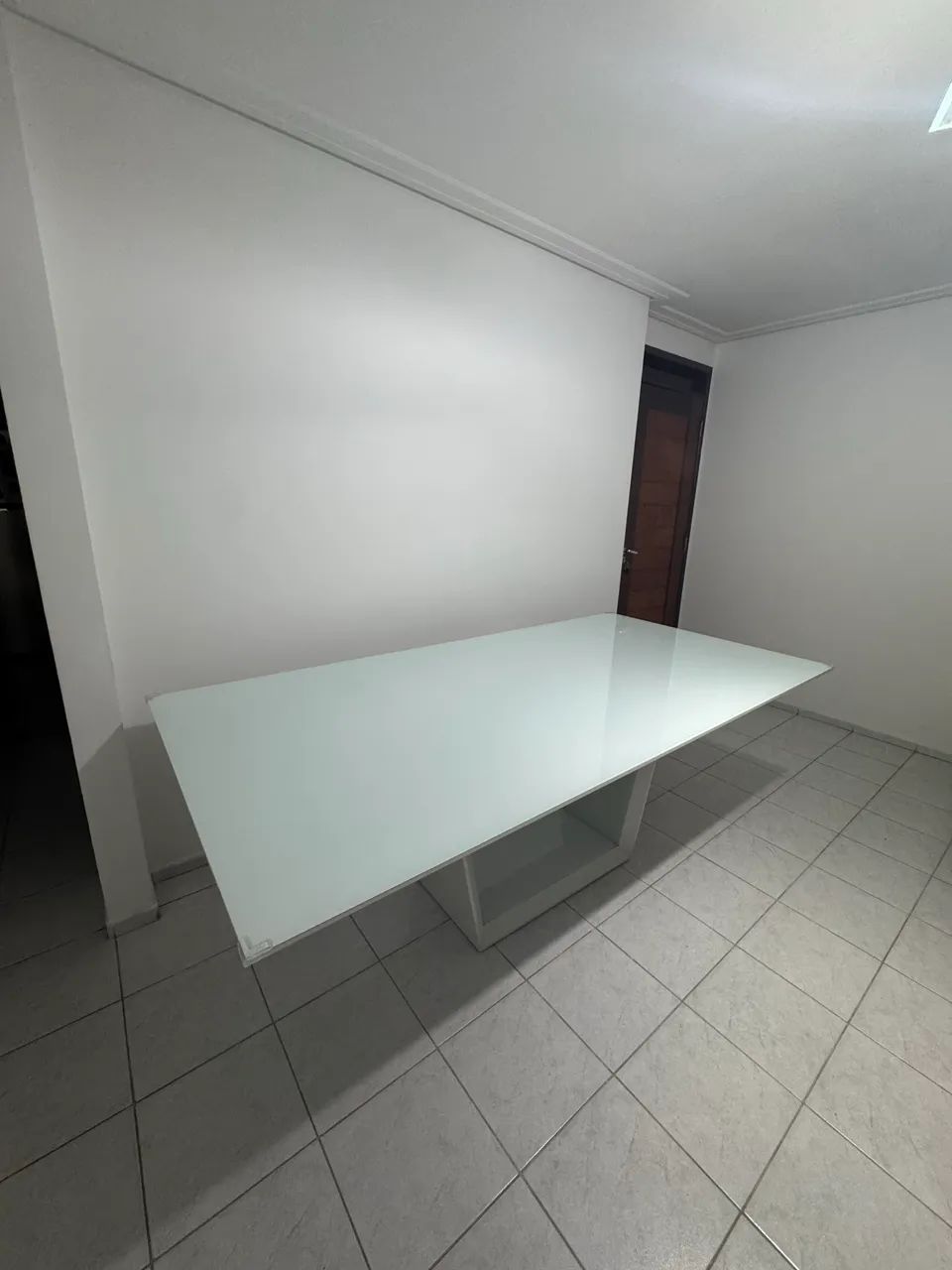 Mesa de Jantar com Tampo de Vidro - 8 lugares - Foto 5