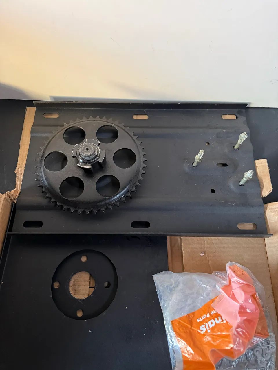 Conjunto Testeira PPA para Porta de Enrolar - Nova Sem Uso - Completa