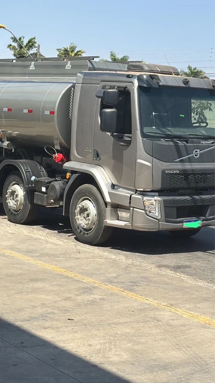 Volvo Bitruck Tanque  - Foto 4