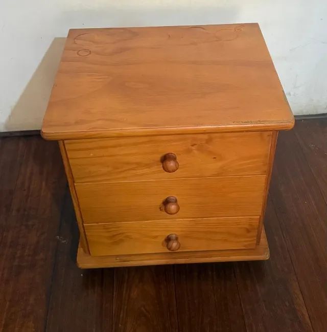 Nightstand470069701992130561