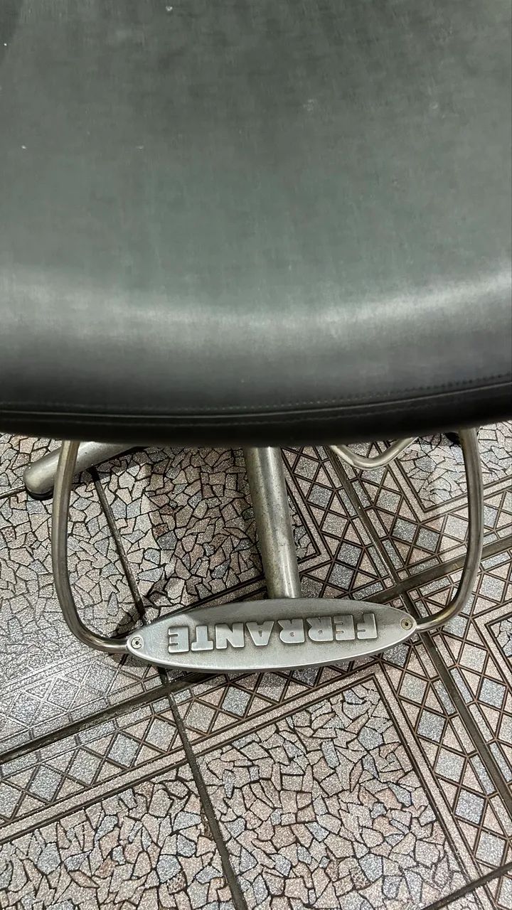 Cadeira Para Cabeleireiro e Barbeiro  - Foto 2