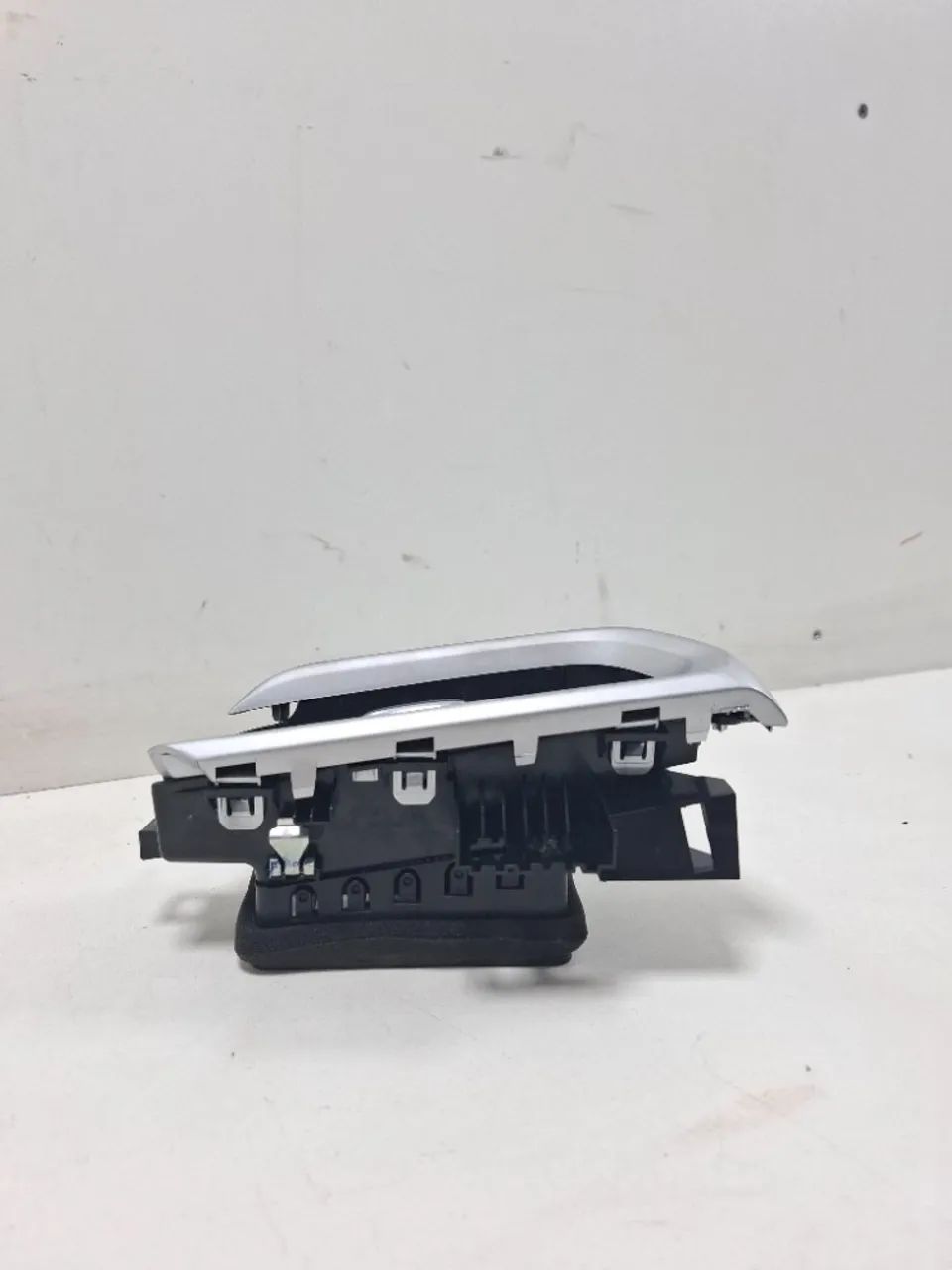 Difusor De Ar Condicionado Esquerdo Chevrolet Tracker 21/22 - Foto 2