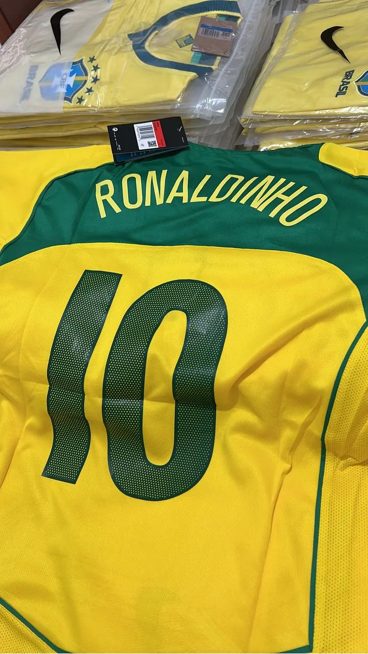 Camisa brasil retrô 2004 Ronaldinho 10 - Foto 2