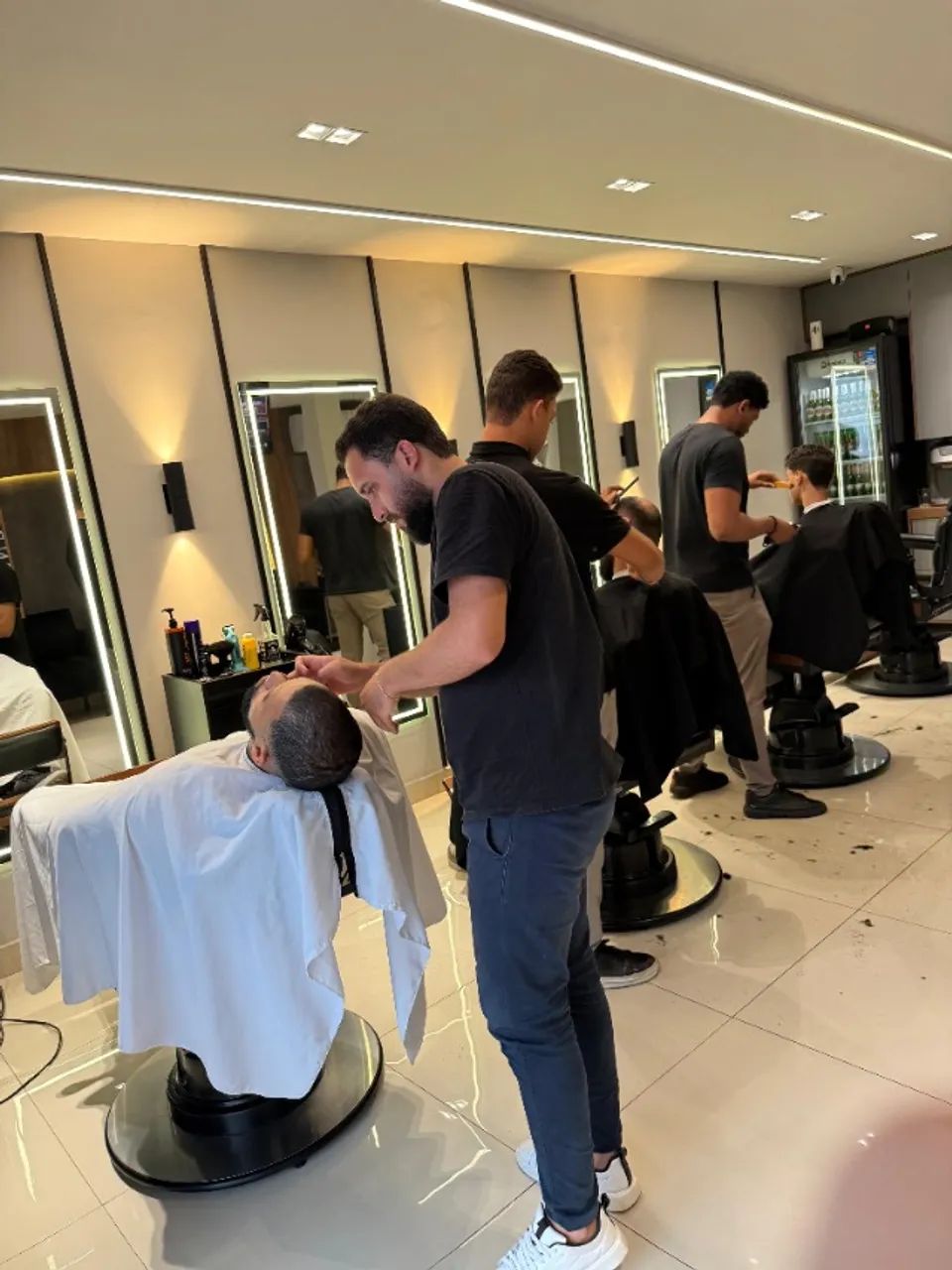 Barbeiro Profissional para Barbearia - Foto 2