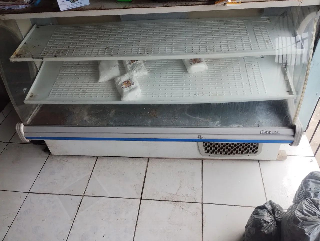 Frizer expositor horizontal - Geladeiras e Freezers - Benevides