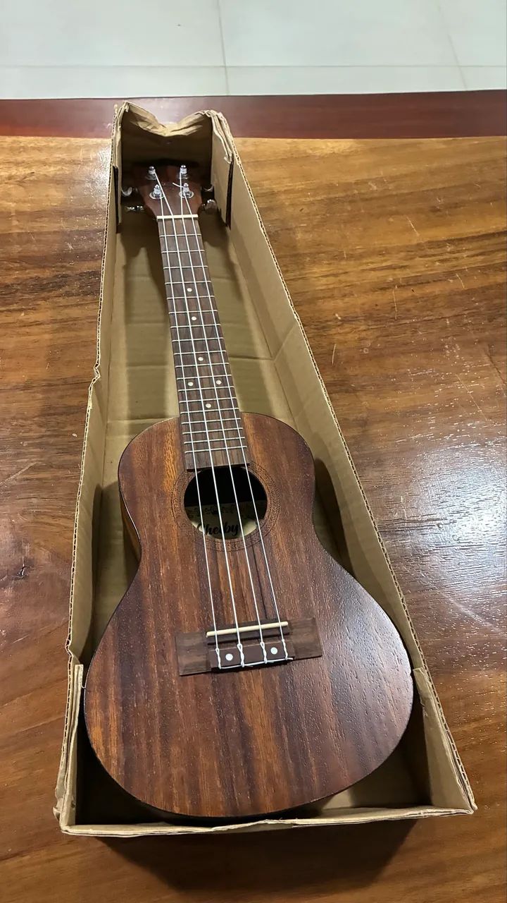 Ukulele Shelby SU-23T