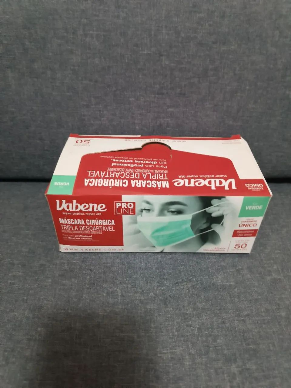 Máscara cirúrgica tripla descartável 