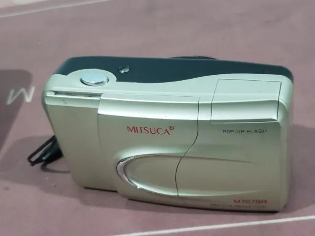 Antiga câmera analógica compacta Mitsuca M707BR.  - Foto 3