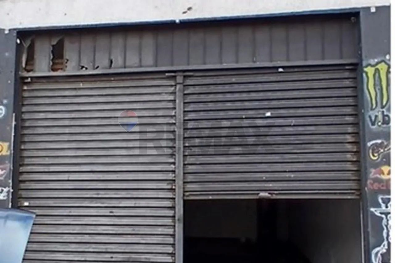 Alugue Ponto Comercial na Rua Mateus Leme! - Foto 3