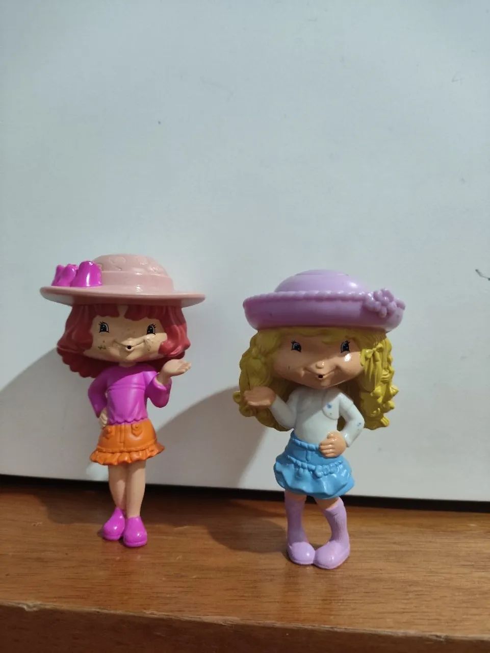 Kit duas miniaturas boneca moranguinho MC Donald's 2009 antiga