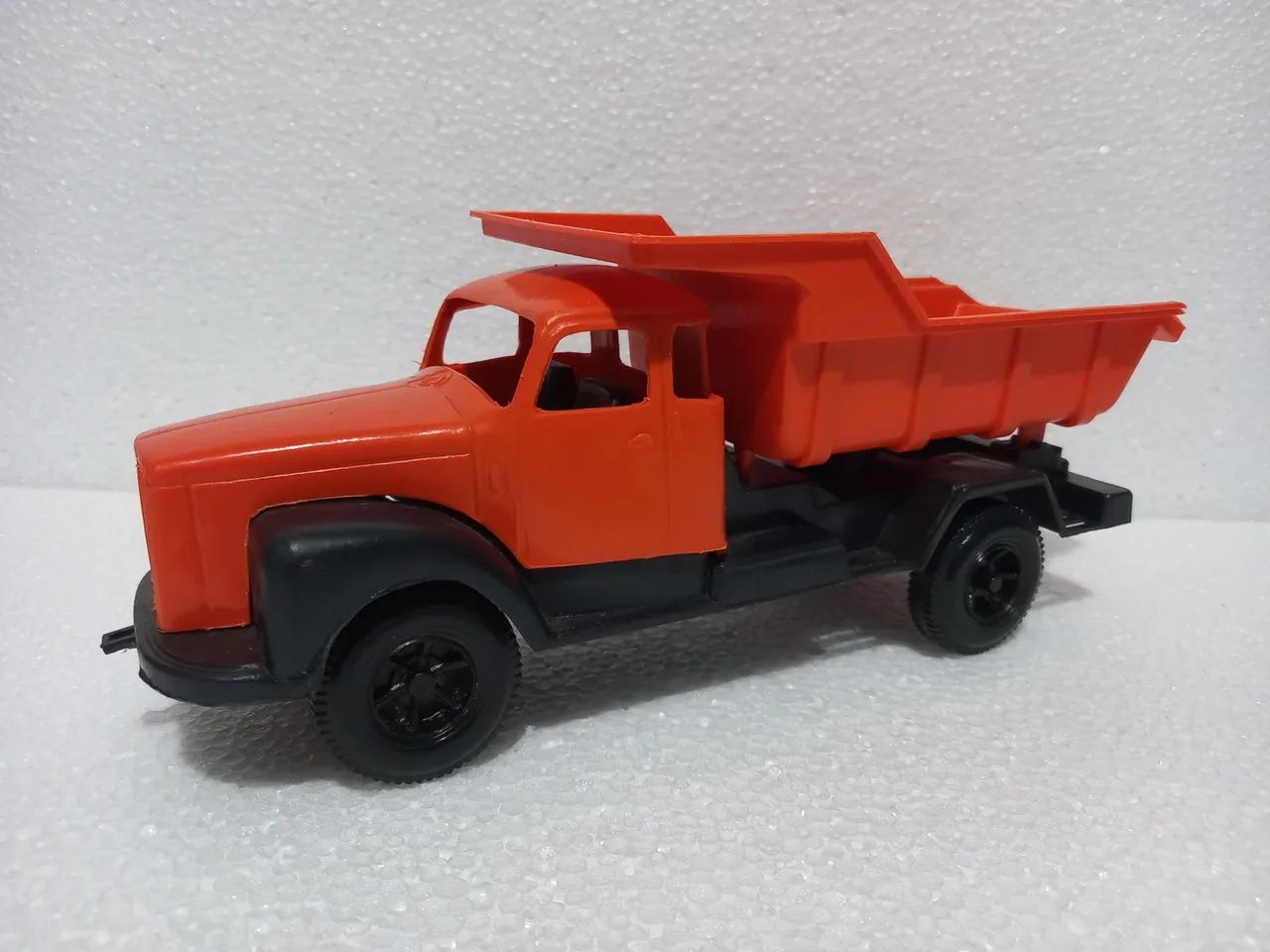 Brinquedo Caminhão Scania 111 jacaré Caçamba 