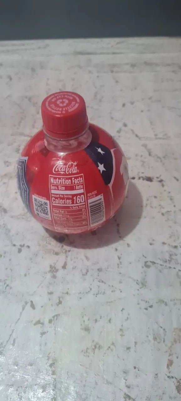 Garrafa da Coca Cola em formato de bola - Foto 3