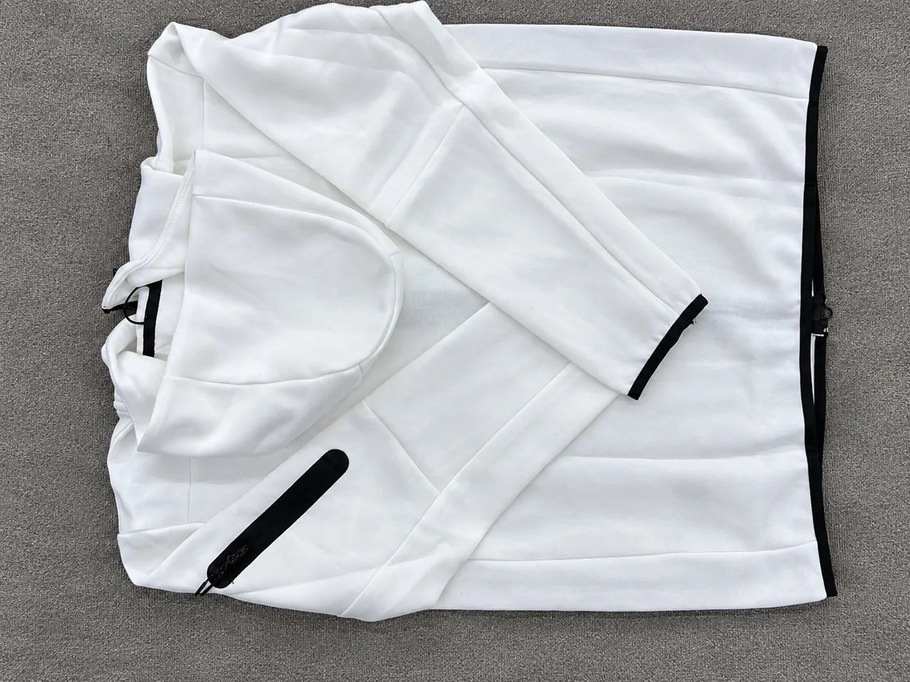 Nike tech Branca nova - Foto 2