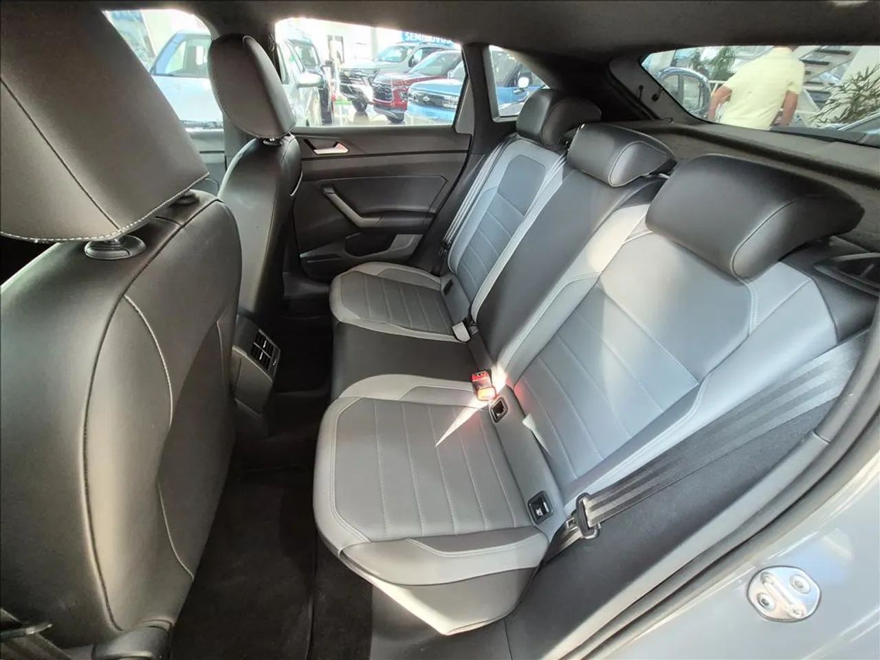 Volkswagen Nivus Highline 1.0 200 TSI Flex Aut., foto 11 de 18