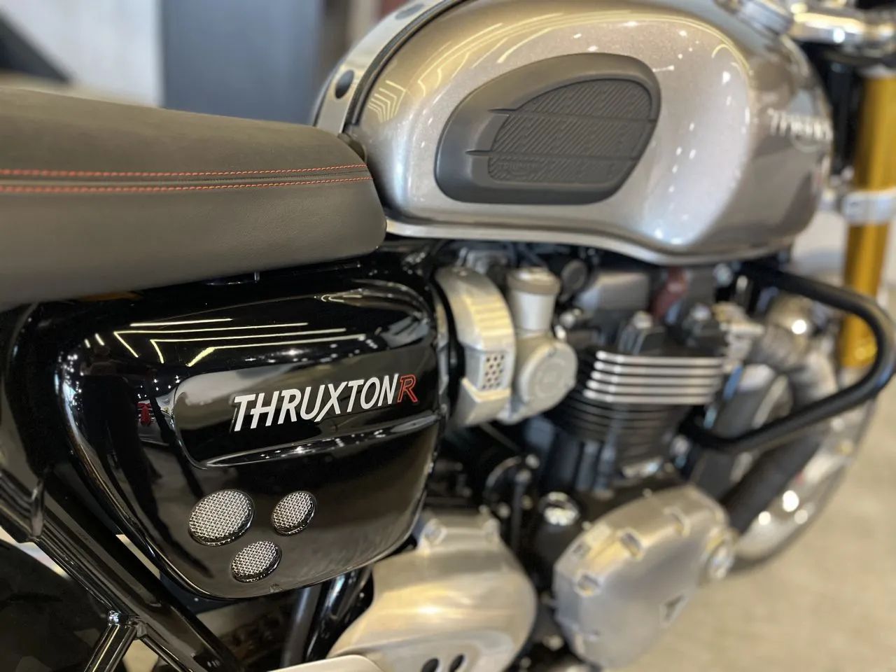 TRIUMPH Truxton 1200 R - 2018 - Foto 3