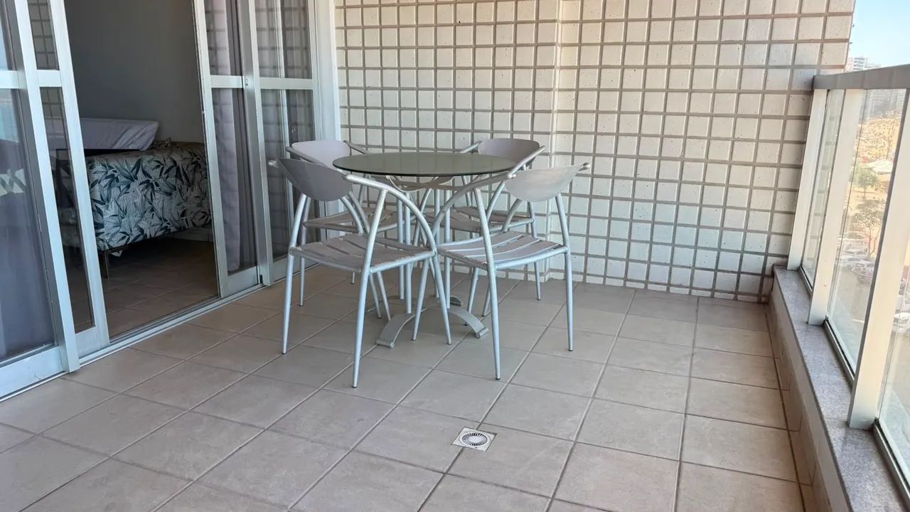 Mesa com 4 cadeiras  - Foto 4