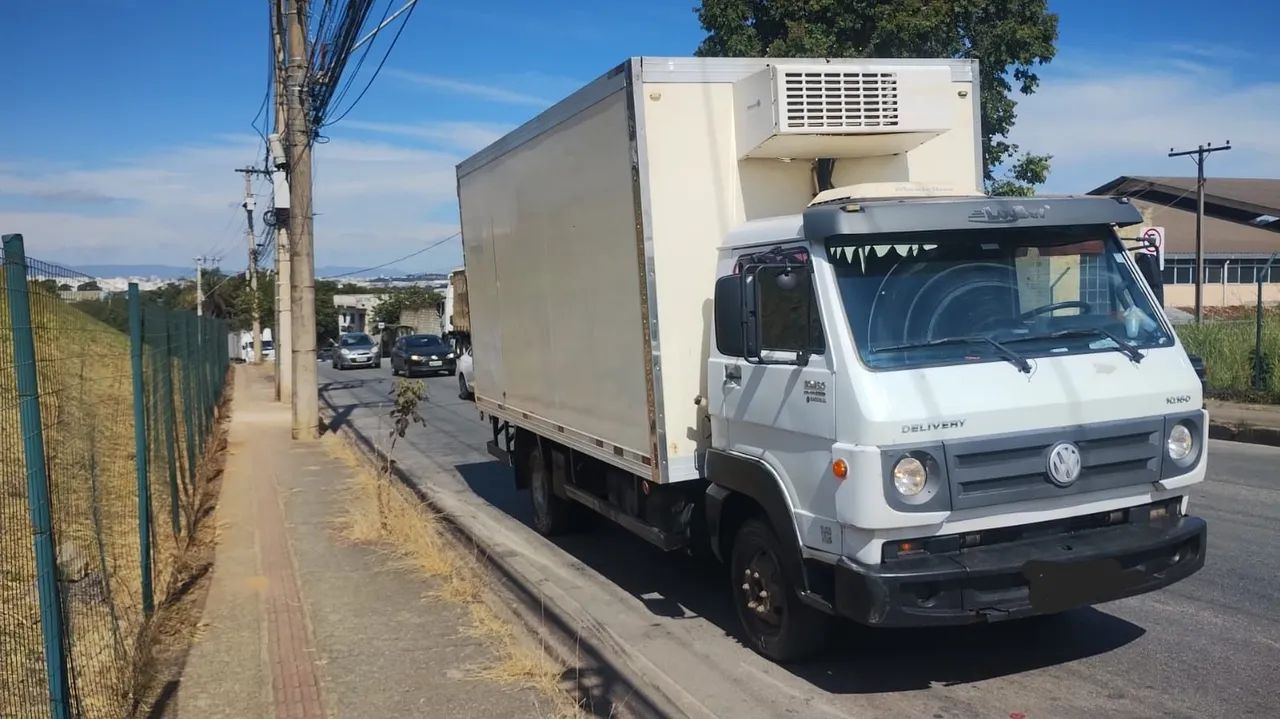 Caminhão 3/4 refrigerado  - Foto 2